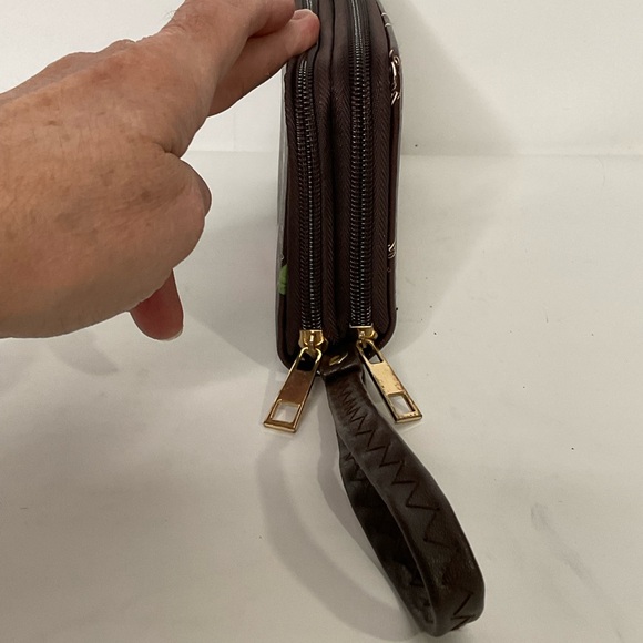 Beverly Hills Polo Club brown logo floral zip vegan leather wristlet wallet - Picture 7 of 14